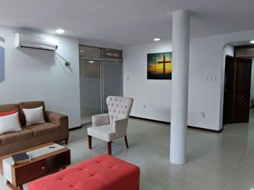 Casa remodelada en venta en el barrio Centenario - Sur de Guayaquil
