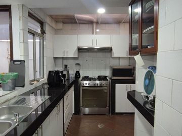 Casa remodelada en venta en el barrio Centenario - Sur de Guayaquil