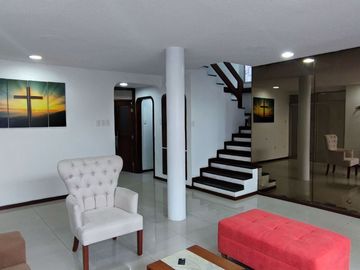 Casa remodelada en venta en el barrio Centenario - Sur de Guayaquil