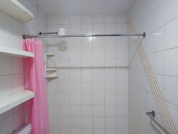 Casa remodelada en venta en el barrio Centenario - Sur de Guayaquil