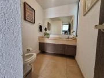 Casa en VENTA en Fraccionamiento Cumbres del Lago