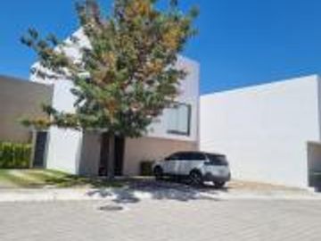 Casa en VENTA en Fraccionamiento Cumbres del Lago
