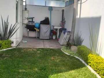 VENDO CASA DE 2 NIVELES EN FRACC SITIO DEL SOL