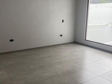 LINDA CASA POR ESTRENAR