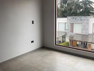 LINDA CASA POR ESTRENAR