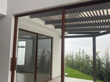 LINDA CASA POR ESTRENAR