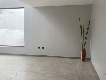 LINDA CASA POR ESTRENAR