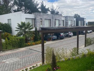 LINDA CASA POR ESTRENAR