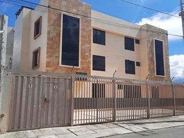 Venta departamento dúplex, sector Los Manzanares – Riobamba