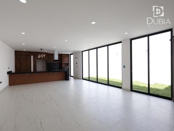 Casa NUEVA de 4 habitaciones en Fracc. Imperial de las Animas, zona Monte Magno