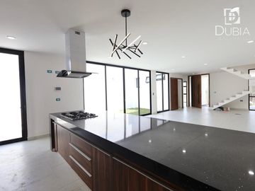 Casa NUEVA de 4 habitaciones en Fracc. Imperial de las Animas, zona Monte Magno