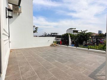 Dijual Rumah Di Pejaten Pasar Minggu Jakarta Selatan 4 Lantai +Rooftop, Swimming Pool, LIFT [AR149]