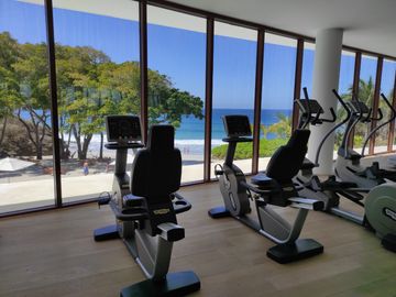 DEPARTAMENTO FRENTE AL MAR Y CON VISTA AL MAR EN VENTA