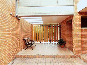 En Conjunto Cerrado !!!! Con terraza y Patio