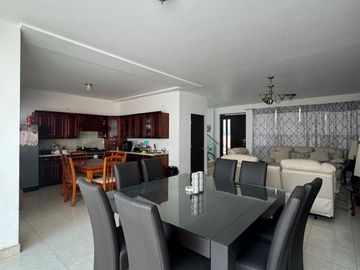 CASA EN VENTA EN JARDINES DE SANTA FE
