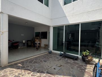 CASA EN VENTA EN JARDINES DE SANTA FE