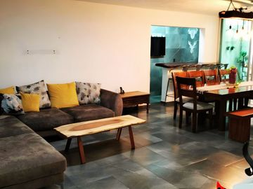 Se vende Casa con buenos acabados en los Almendros Residencial Zapopan