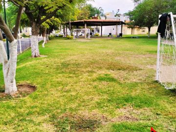 Se vende Casa con buenos acabados en los Almendros Residencial Zapopan
