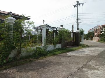 2 - Storey 6-Bedroom House and Lot in Lapu-lapu City, Cebu near beach resort