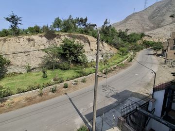 VENTA DE  LINDA CASA EN CARAPONGO-CHOSICA
