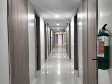1 Bedroom Condo Unit for sale with Parking ideal for Airbnb and family Staycation