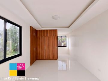 Modern House and Lot for Sale in Royale Estate Consolacion Cebu