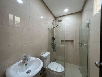 FOR SALE Brand New Townhouse located at Brgy. Sacred Heart, Quezon City