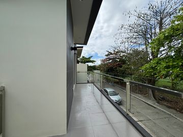 Single Attached House for Sale in Grand Parkplace Village, Imus, Cavite