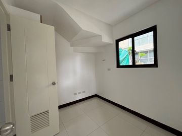 Single Attached House for Sale in Grand Parkplace Village, Imus, Cavite