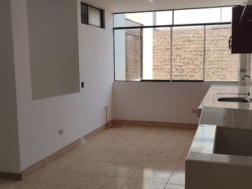 Se Vende Departamento San Juan De Lurigancho 81.30 M2