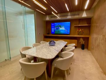 DEPARTAMENTO CON PRECIO DE OPORTUNIDAD EN LUJOSO DESARROLLO EN PUERTO CANCUN, DISEÑO ITALIANO