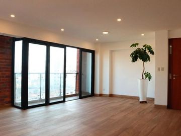 VENDO TRIPLEX ESTRENO DE 191M2 + 2 ESTACIONAMIENTOS EN URB. SANTA CRUZ / MIRAFLORES
