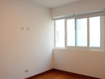 VENDO TRIPLEX ESTRENO DE 191M2 + 2 ESTACIONAMIENTOS EN URB. SANTA CRUZ / MIRAFLORES