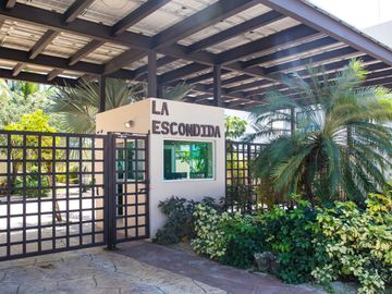 LA ESCONDIDA
