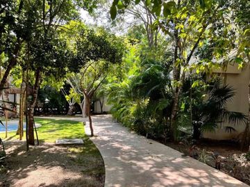 LA ESCONDIDA