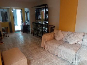 VENDO CASA FRENTE A PARQUE en San Juan de Miraflores