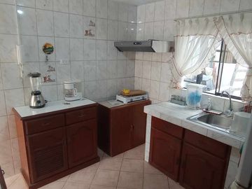 VENDO CASA FRENTE A PARQUE en San Juan de Miraflores