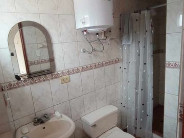 VENDO CASA FRENTE A PARQUE en San Juan de Miraflores