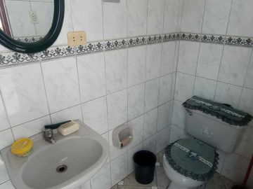 VENDO CASA FRENTE A PARQUE en San Juan de Miraflores