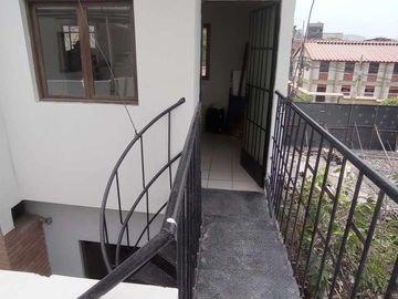 VENDO CASA FRENTE A PARQUE en San Juan de Miraflores