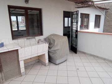 VENDO CASA FRENTE A PARQUE en San Juan de Miraflores