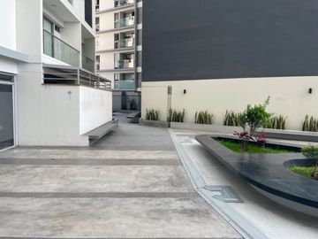 VENDO LINDO DPTO DE ESTRENO DE 3DORM DE ESTRENO CERCA AL CAMPO DE MARTE
