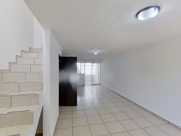 CASA EN VENTA EN CAMPO REAL, ZAPOPAN