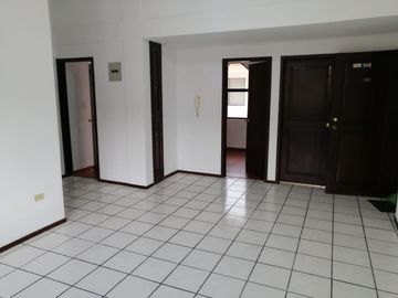 Conocoto, vendo departamento de 110m2 en conjunto, 3 dormitorios y estacionamiento