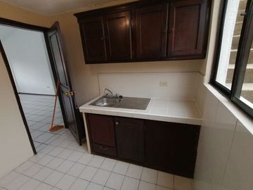 Conocoto, vendo departamento de 110m2 en conjunto, 3 dormitorios y estacionamiento