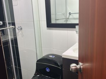 VENDO BONITO Y AMPLIO APARTAMENTO EN CIUDAD SALITRE, BOGOTA