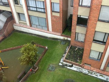 VENDO BONITO Y AMPLIO APARTAMENTO EN CIUDAD SALITRE, BOGOTA