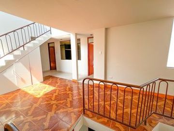 Venta De Dúplex Con Azotea En Cercado de Lima