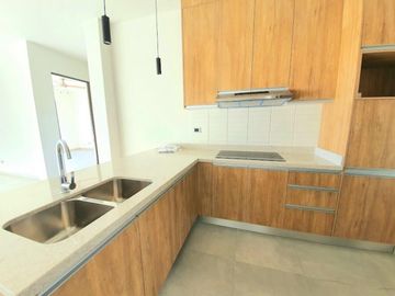 CONDO en VENTA en Maralta – Elegancia y Vistas Incomparables al Mar