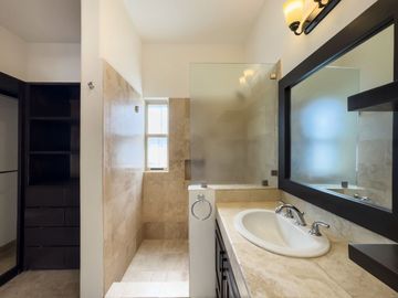 CONDO EN VENTA: Vive el Estilo de Vida que Mereces en Ventanas de Cortés